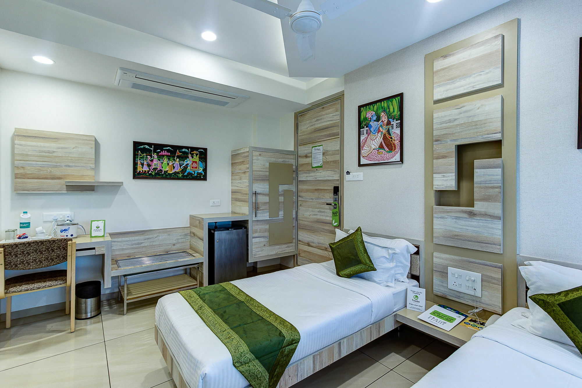 Treebo Daksh Residency Hotel Indore Exterior photo